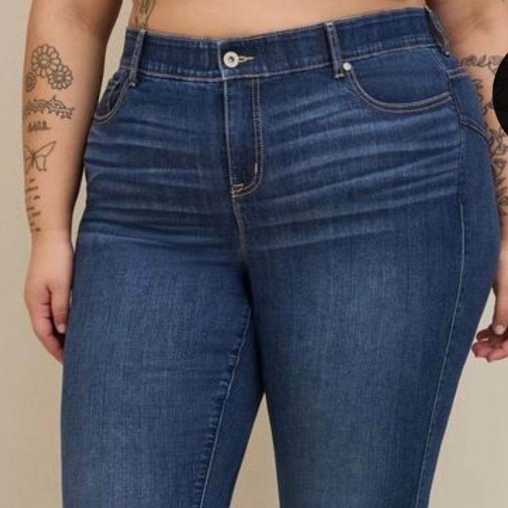 Torrid Bombshell Skinny Size 18
